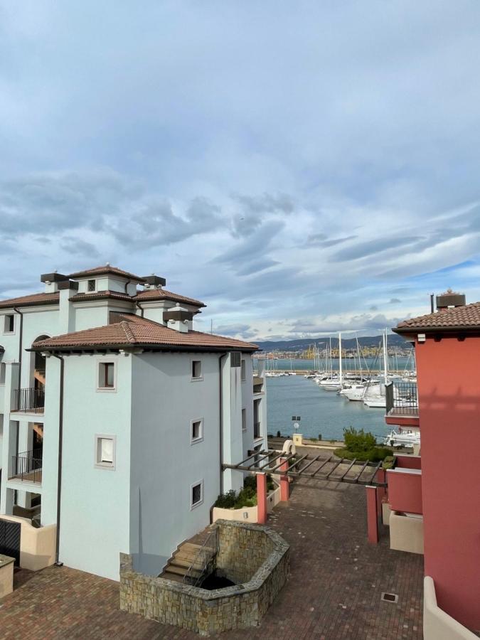 Apartment Claudia Múggia Buitenkant foto
