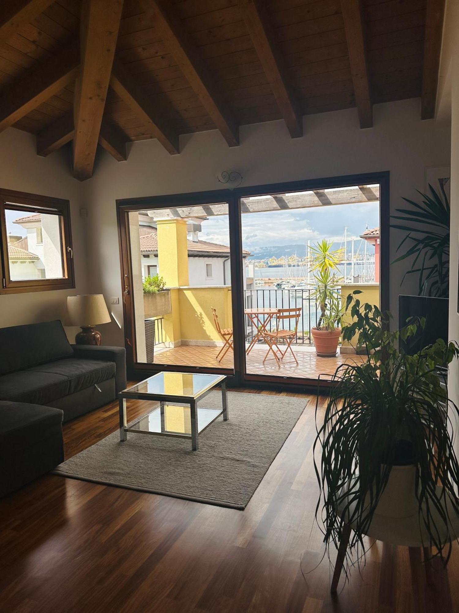 Apartment Claudia Múggia Buitenkant foto